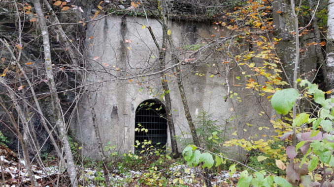 Ingresso Caverna Comando di Prazzo