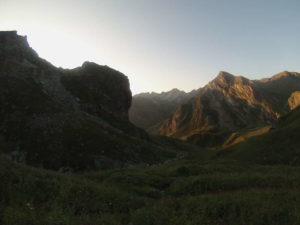 L'alba risalendo il Vallone di Rui L'alba risalendo il Vallone di Rui