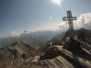 Vista dalla croce del Salza - cima Nord Ovest (3326 mslm) Vista dalla croce del Salza - cima Nord Ovest (3326 mslm)