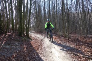 Risalita-verso-Colla-Cravarezza Risalita-verso-Colla-Cravarezza